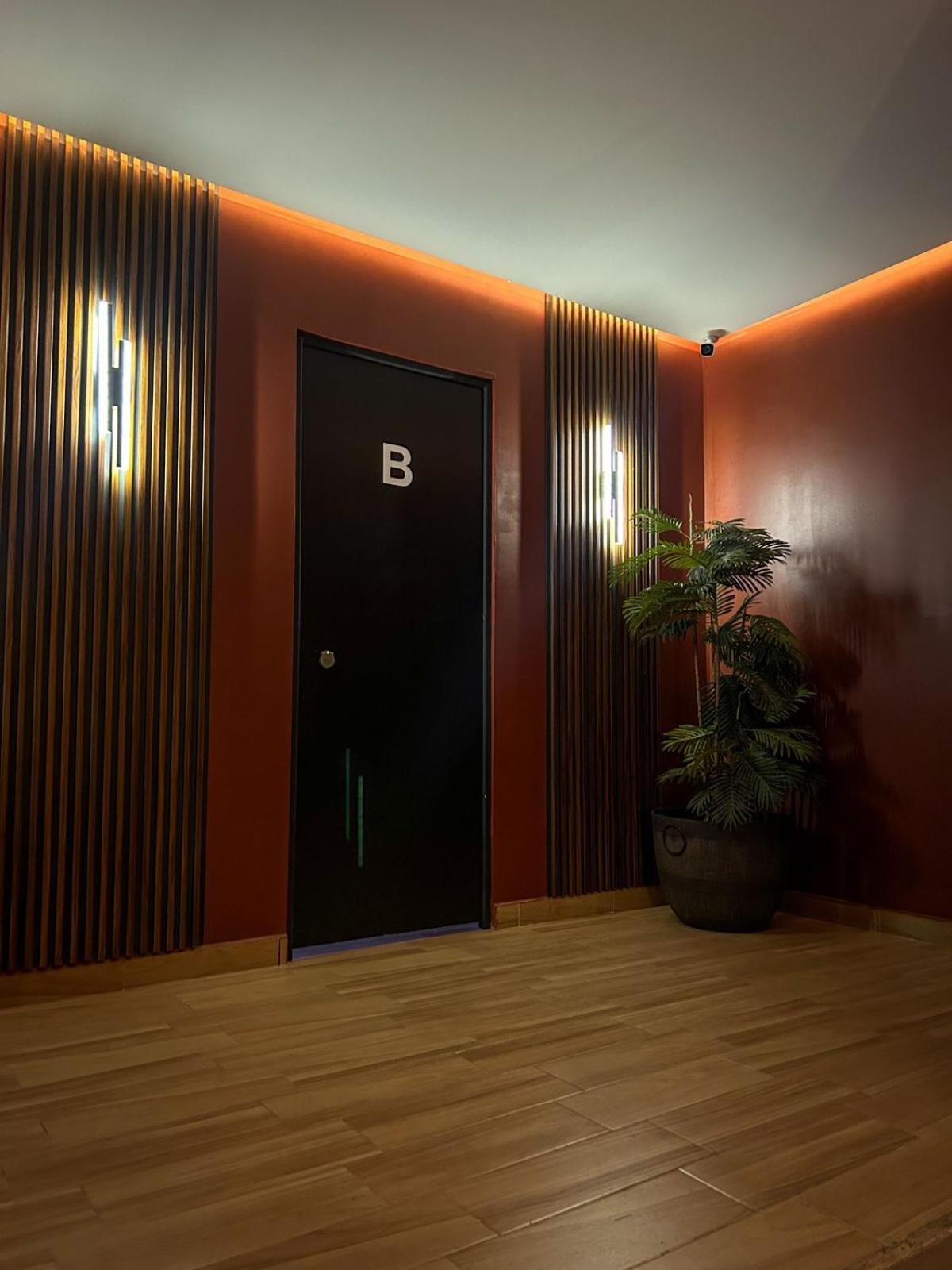 Spartacus Hostel Boutique For Men Пуэрто-Вальярта Экстерьер фото