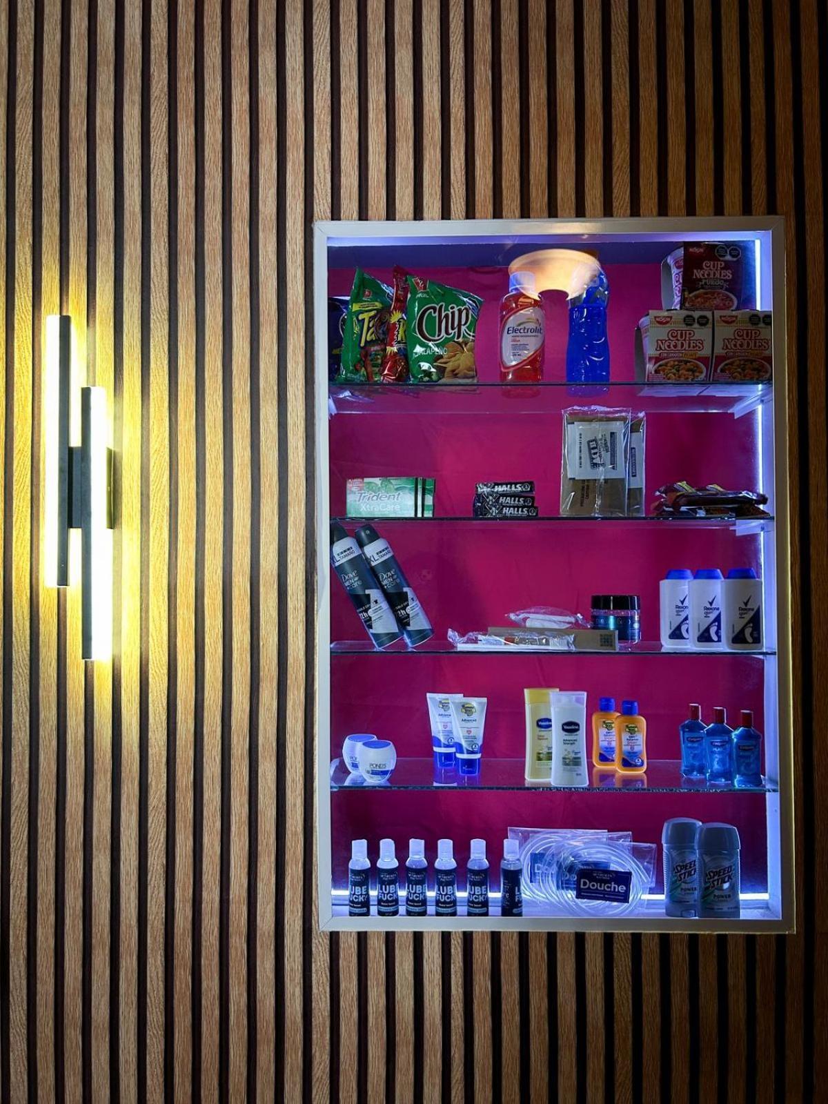 Spartacus Hostel Boutique For Men Пуэрто-Вальярта Экстерьер фото