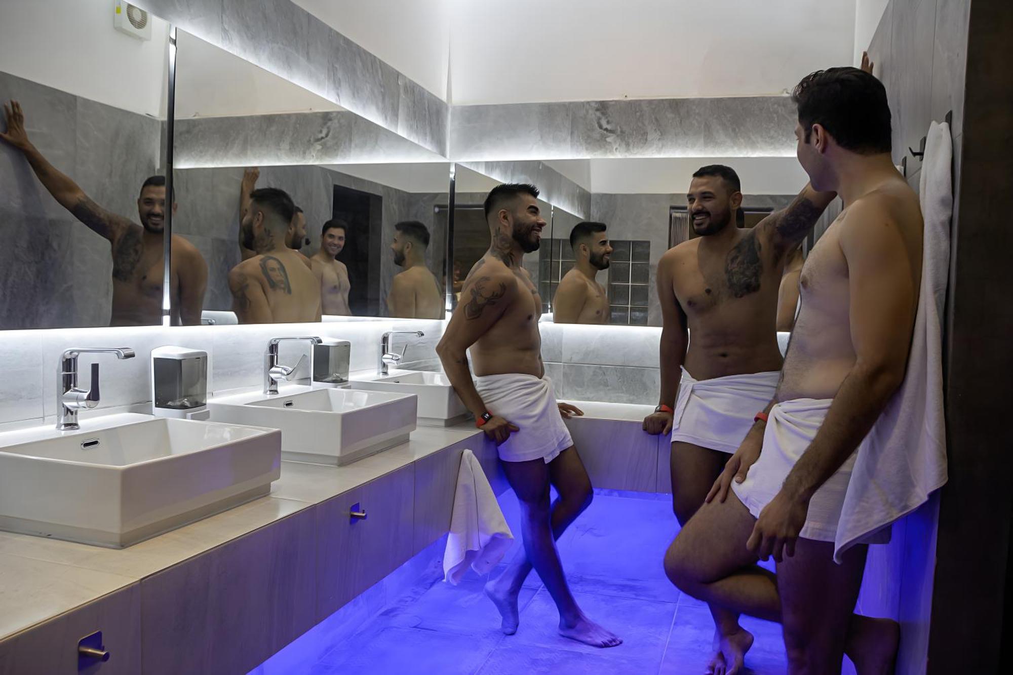 Spartacus Hostel Boutique For Men Пуэрто-Вальярта Экстерьер фото